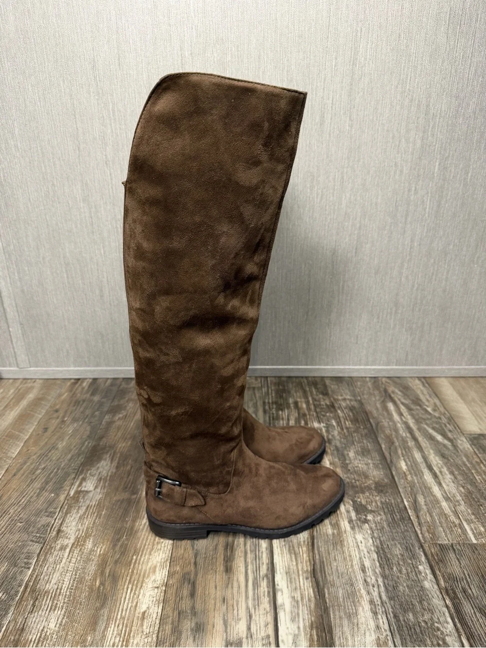 Bass Women's Brown Knee-High Boots - Classic Riding Style